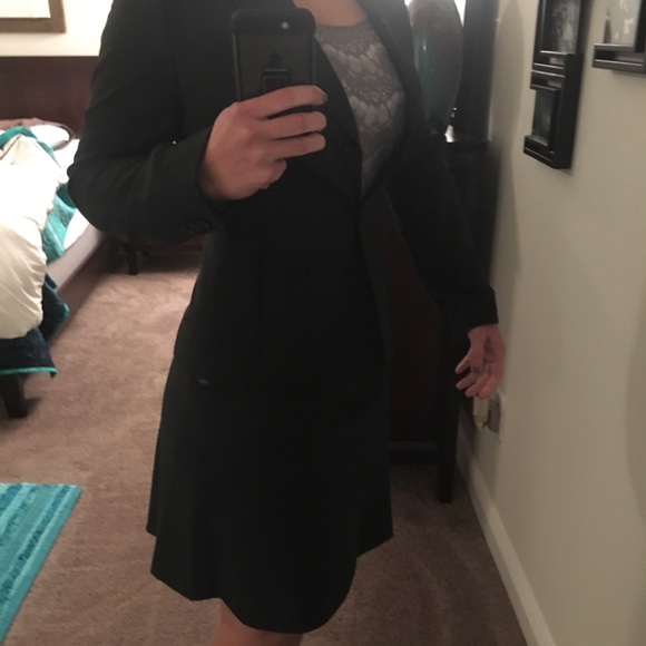 Express charcoal gray skirt and jacket suit - Picture 3 of 4